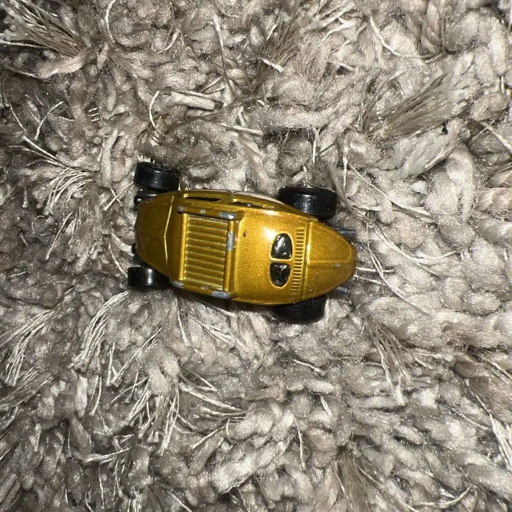 LOOSE 2023 HOT WHEELS GOLD CUSTOM VOLKSWAGEN BEETLE EXCLUSIVE from multipack